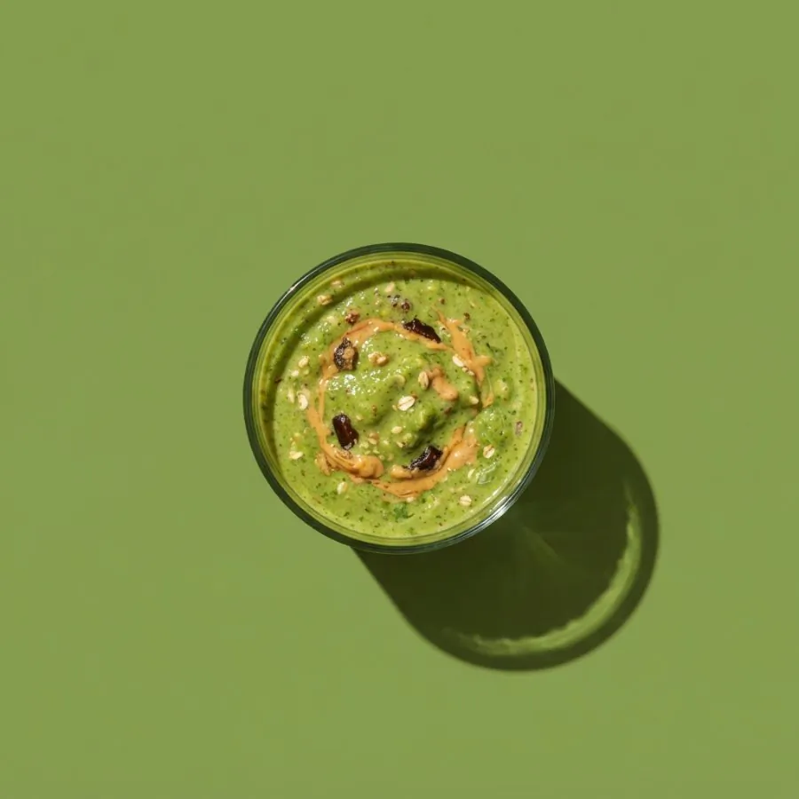 Spinach, banana and peanut butter smoothie