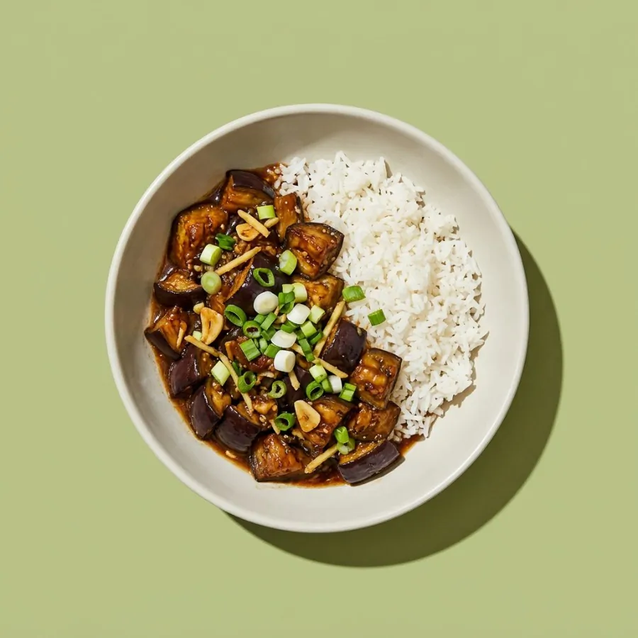 Garlicky aubergine stir-fry with rice