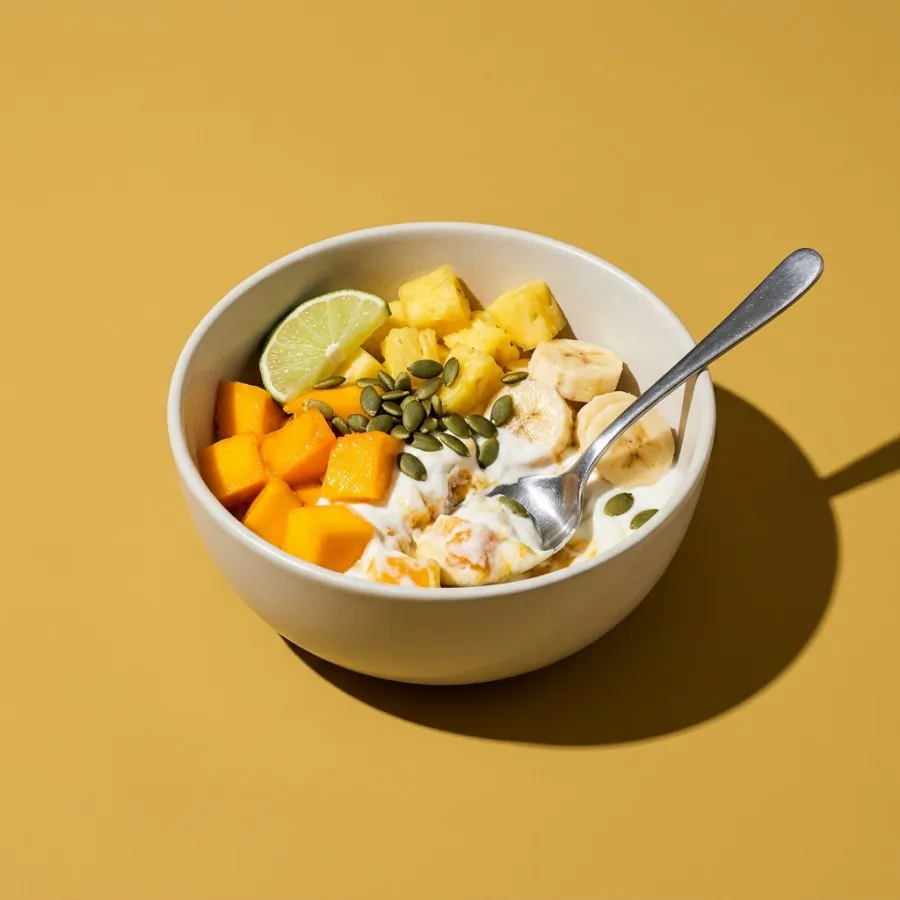 Tropical fruit bowls with coconut yogurt and seeds, photo 3
